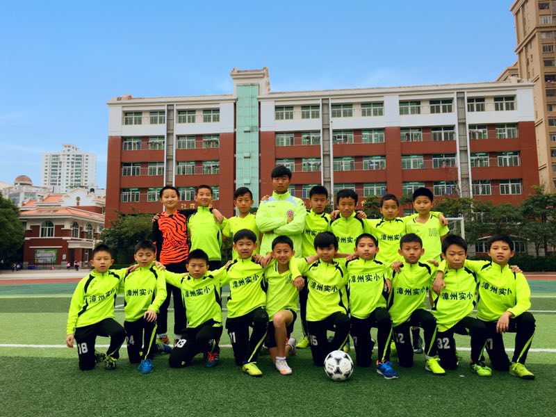 足球皇帝红单,足球圣歌中国对巴西