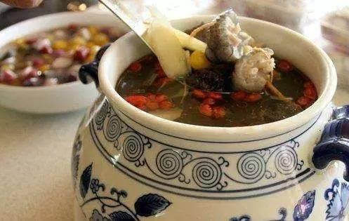 广东婆婆煲广东靓汤,外来媳妇本地郎煲汤