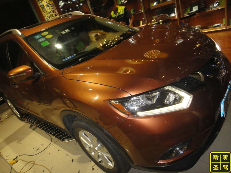 汽车隔音改装日产奇骏喇叭,日产奇骏扬声器改装