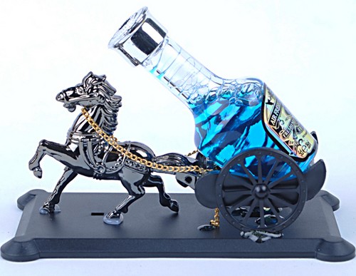 车上装饰品隐藏的危险,车内装饰品挂件的危害