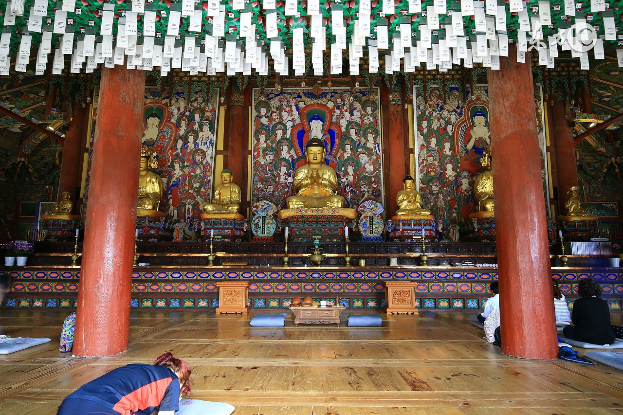 属龙的人一生纠缠不清的生肖,76年属龙的一生有几次大难