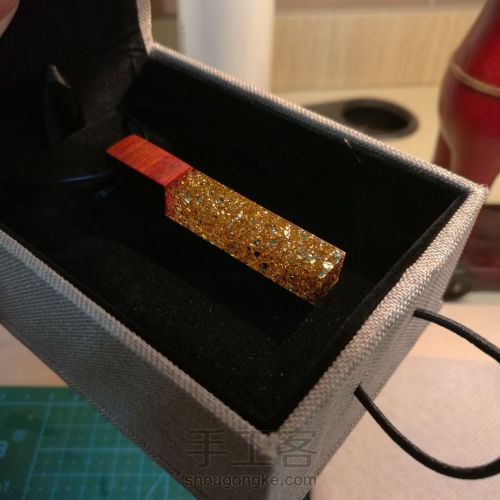 香槟金箔与木吊坠