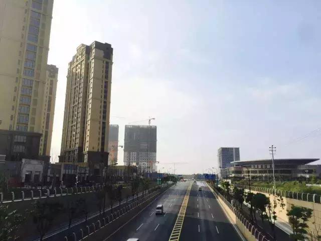 为什么把店开在偏僻的地方,为什么同行都喜欢把店开在一起