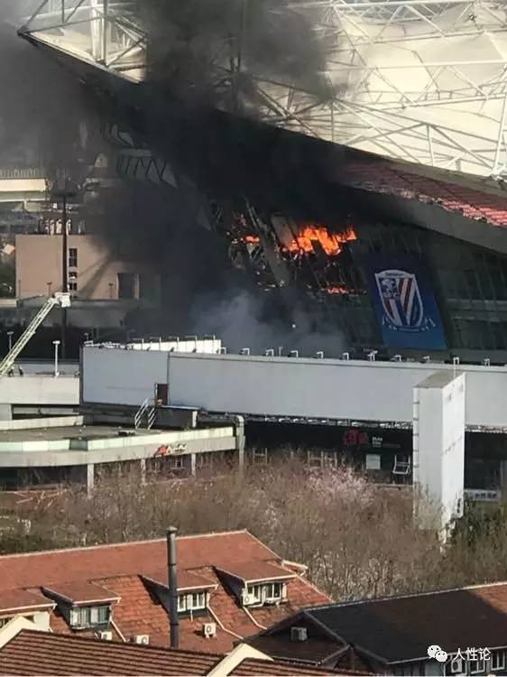 上海虹口足球场现场,上海申花虹口2-1上海上港