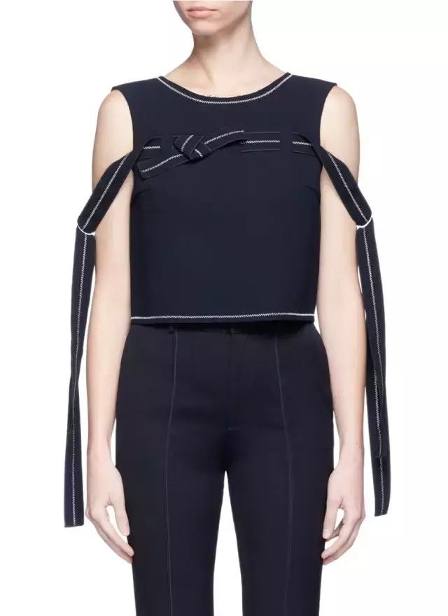 不敢去大牌店试衣服的年轻姑娘，可能永远不知道自己有多美