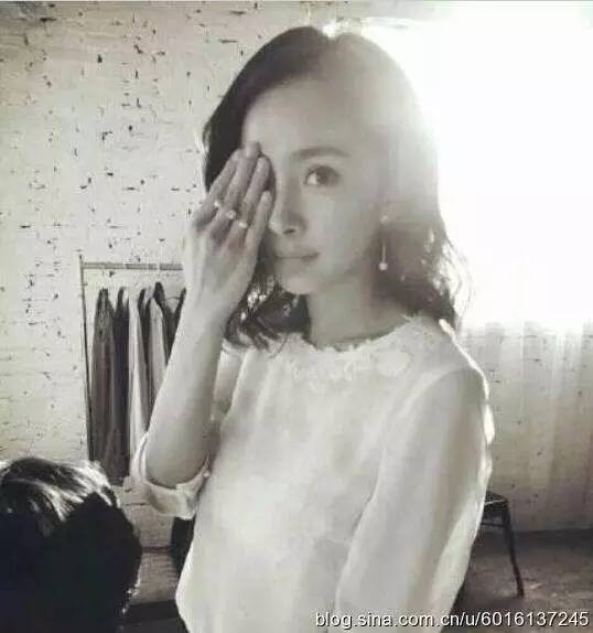 白百何拍照,白百何凹造型高清图片