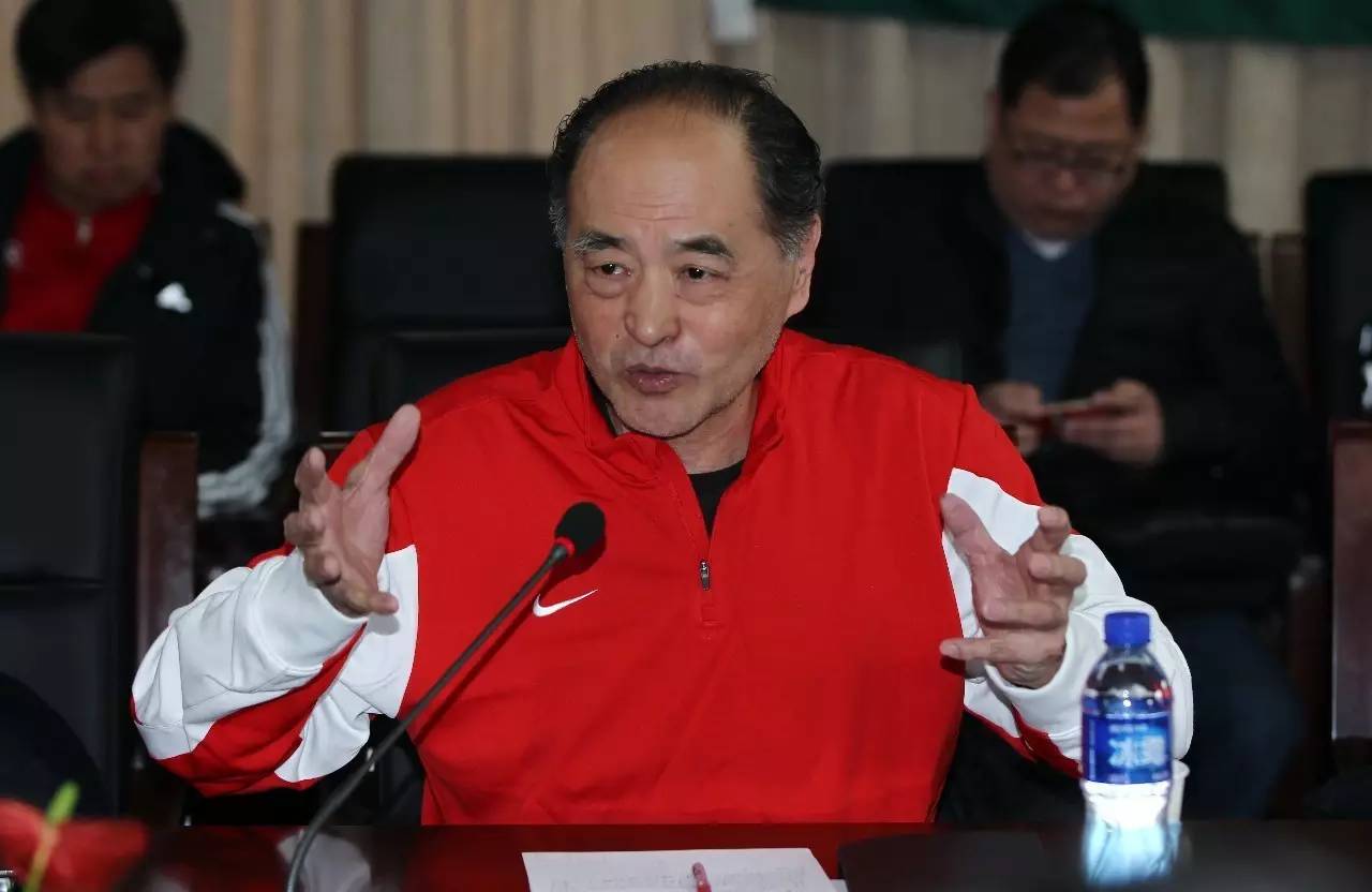 未来之星-名宿辅导团走进回民学校校园足球需“久久为功”