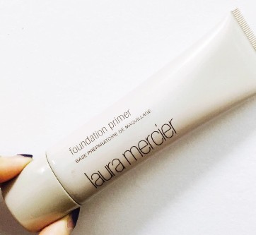 怎么化妆不卡粉遮瑕比较好,隔离定妆保湿妆前乳怎么用好看