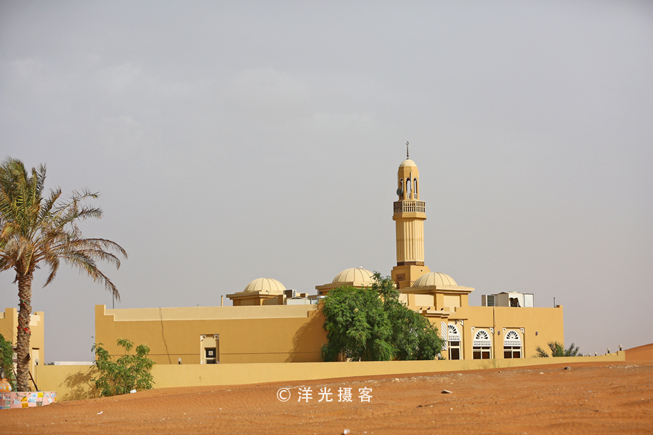 在迪拜体验阿拉伯服装,迪拜体验沙漠越野需要多少钱