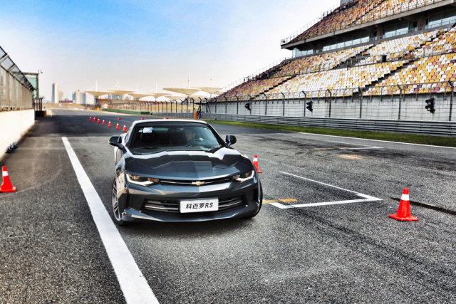 上海f1赛道体验价格,大黄蜂科迈罗敞篷版驾驶体验