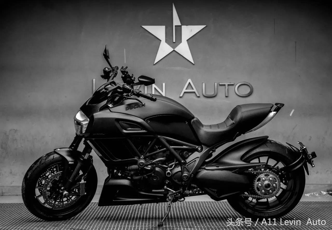 杜卡迪大魔鬼暴力,杜卡迪大魔鬼引来围观