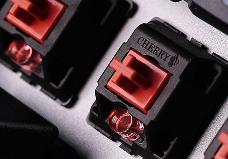 无线电竞键鼠套装,手游吃鸡未来之役外设键鼠测评