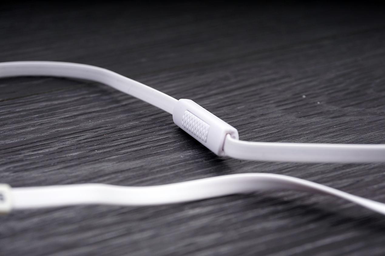 大品牌做品牌小品牌做品类,大品牌低端耳机好吗