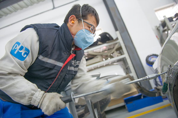 西安汽车全车喷漆一般要多少钱,西安汽车喷漆哪里喷得好