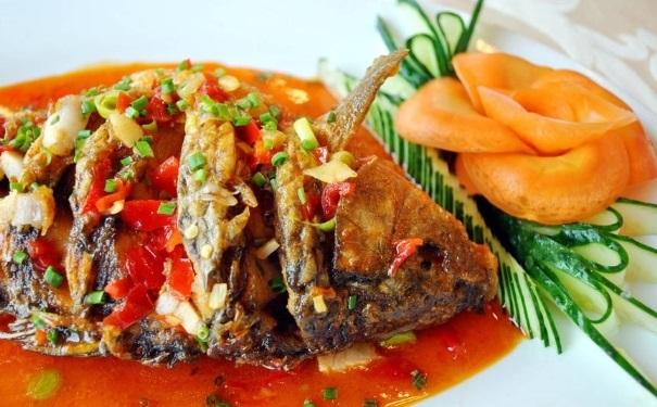 煎鱼不粘锅烧鱼不碎的秘诀是什么,煎鱼不粘锅不碎的技巧窍门