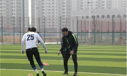 白天入室行窃，两男子被逮个正着/前鲁能球员宋黎辉任滨州首支职业足球队主教练……新闻来了！