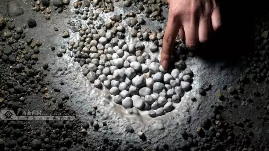 城报｜震惊！东兰发现了一个巨大的“黑色眼睛”，中外科考队惊讶不已