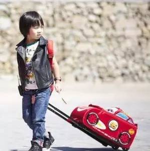「购物」Kimi、王诗龄、多多、奥莉等星娃们最爱的11款大牌儿童行李箱！