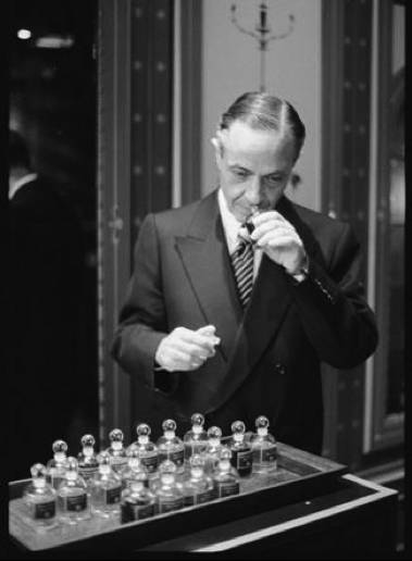 两只YSL换一支，这三位是口红界的保时捷、宾利和*博兰**基尼