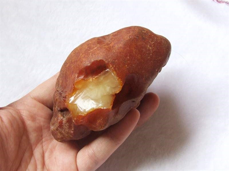 波罗的海琥珀蜜蜡,琥珀蜜蜡是哪里产的