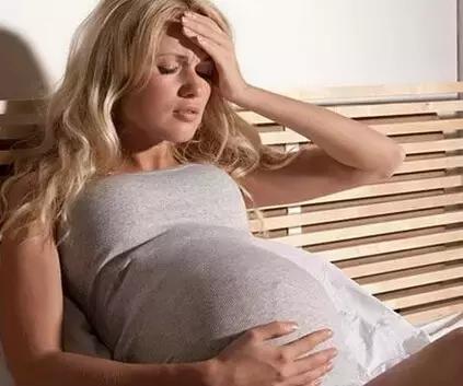 羊水破了保胎成功案例,羊水破了才发现中度污染