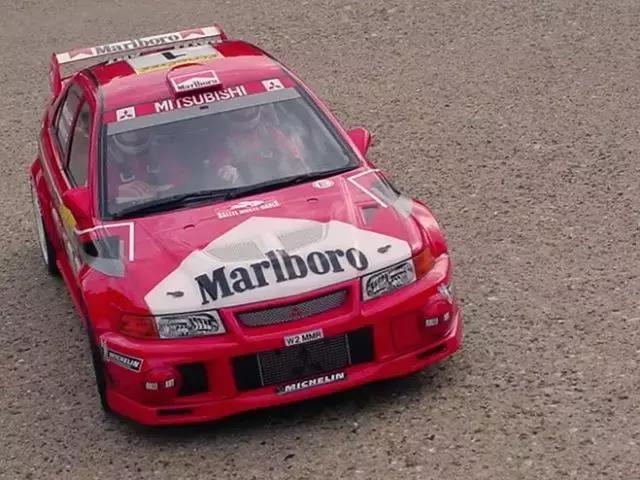 你们都是来看赛车，我来看的是会移动的几个亿！