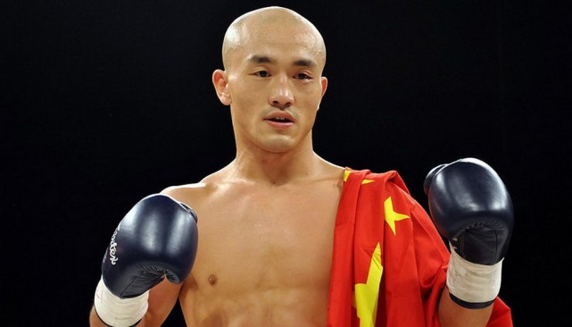 播求认怂啦，一龙最牛挑战，重拳889磅谁不服，11秒KO霸气