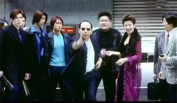 33岁出道即成名的人,33岁演艺生涯