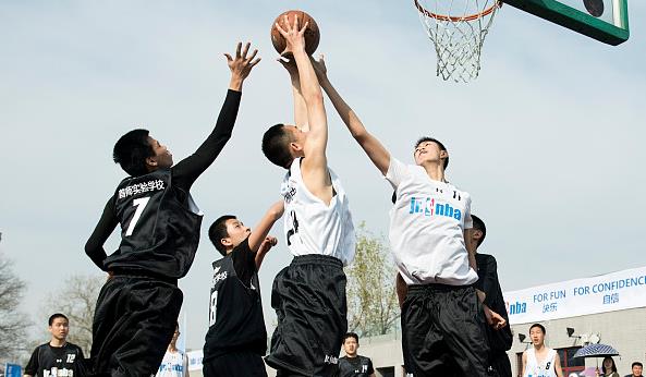 李楠爱子统治冠军赛！中锋身高前锋技术这个姚明接班人最靠谱