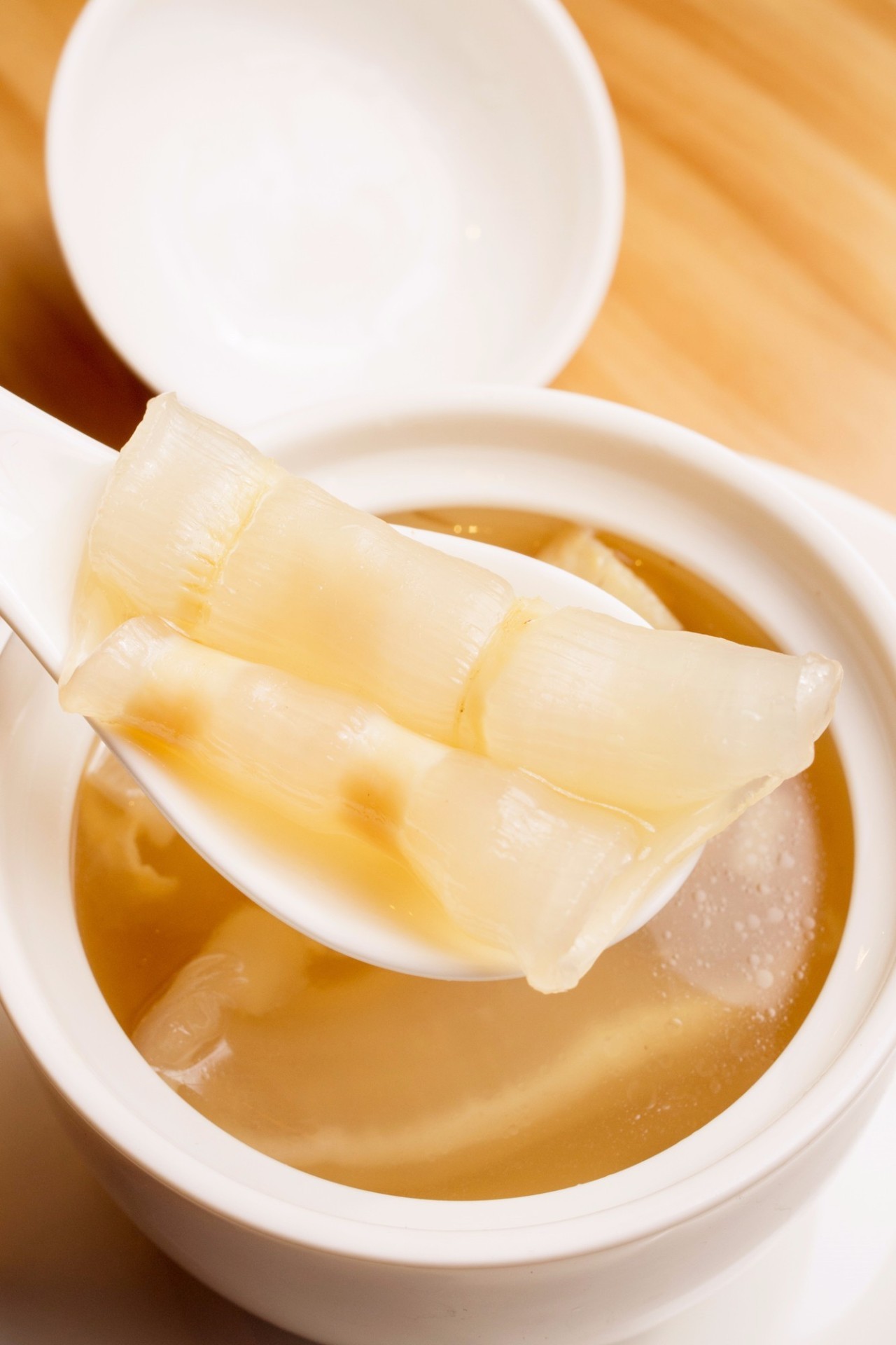 「鱼翅捞饭」震撼出席!一顿胜过十针玻尿酸,不到¥50就能吃?