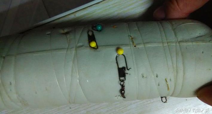 钓鱼的串钩怎样才能把钩绑到线上,如何简单绑钓鱼的串钩