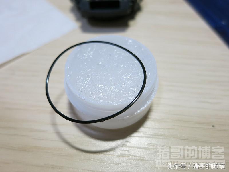 卡西欧g-shockga400换电池,卡西欧g-shock怎么换电池