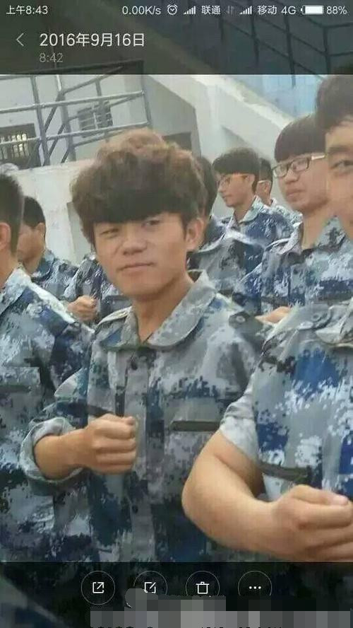 撞脸岳云鹏的路人,那些与岳云鹏撞脸的人