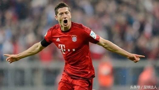 当今足坛最强7号,足坛史上最厉害的9号是谁