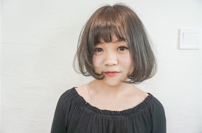 圆脸适合的短发造型,2017圆脸流行发型短发