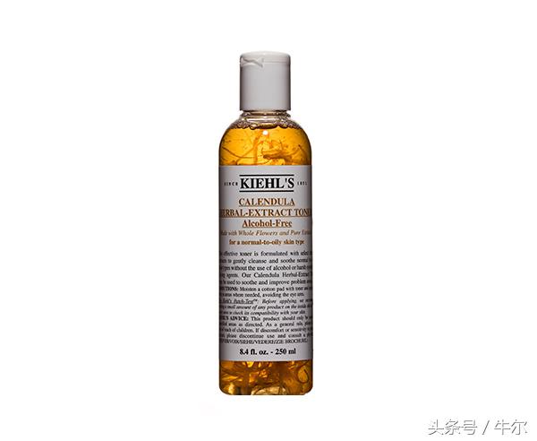 爽肤水跟精华液的顺序,爽肤水精华水的正确使用顺序