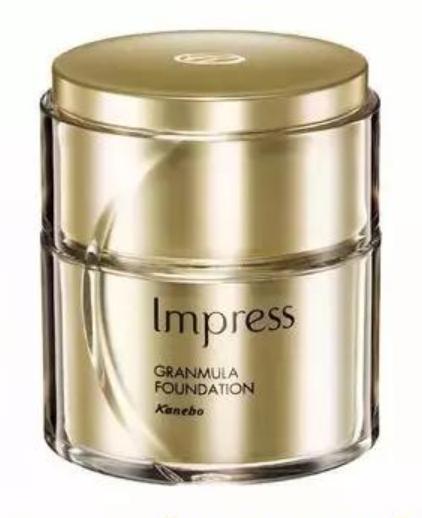 明星化妆台上的产品,明星的专属化妆品