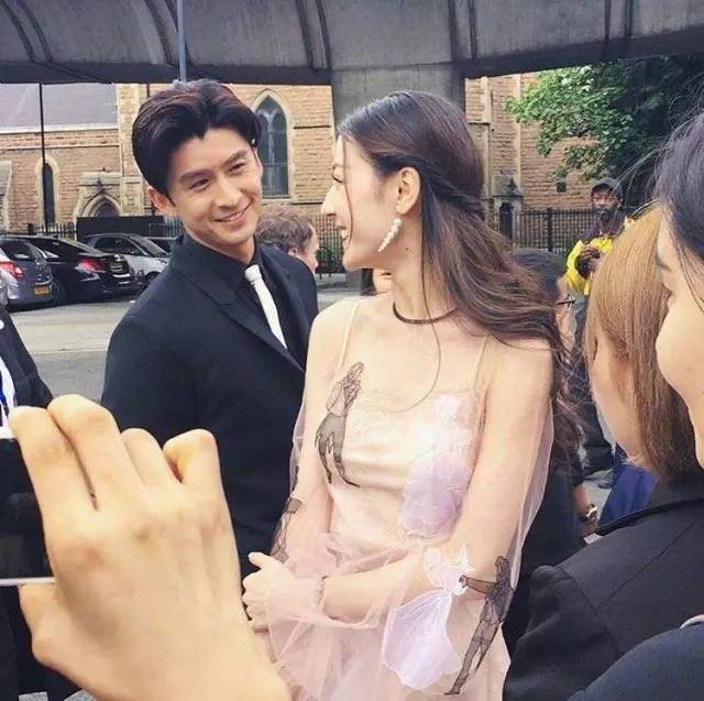 杨幂签约艺人选秀,杨幂签约的男歌手