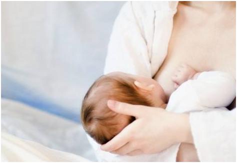 奶粉喂养的宝宝什么时候喝水,宝宝不肯喝水可以加点奶粉进去吗