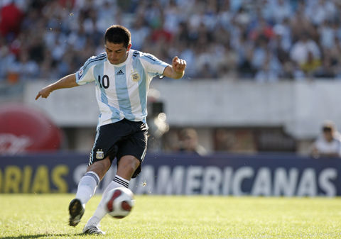 足球中场大师,足球中场大师教学