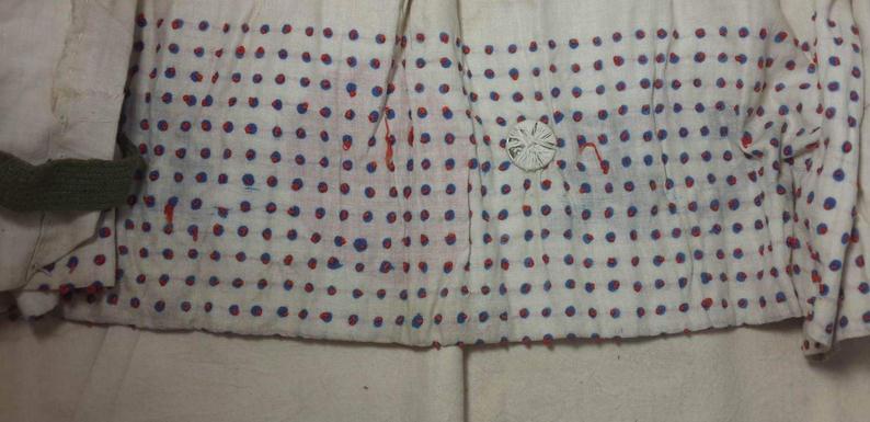 这个国家的士兵都有一件衣物，据说能让*弹子**拐弯，太厉害了！