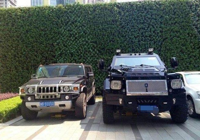 甘肃首辆上牌的骑士十五世，百公里耗油58升，加一箱油要两千块