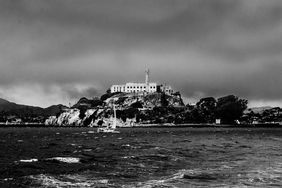 旧金山监狱恶魔岛,美国恶魔岛越狱事件