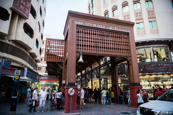 迪拜真的全是豪车吗,迪拜真的像网上传的那样吗