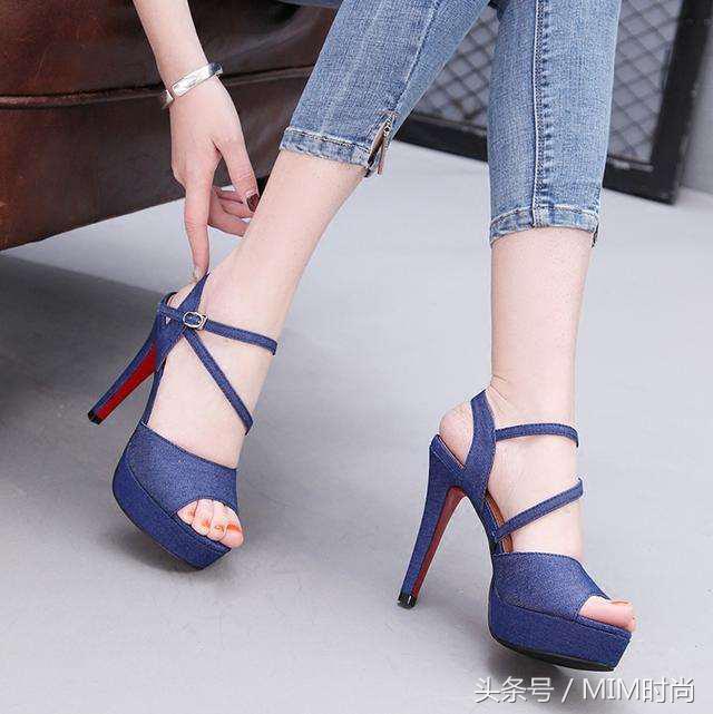 千万不要买的5款高跟鞋,17年前高跟鞋