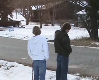 女生生西瓜,妹子吃冰镇西瓜拉肚子