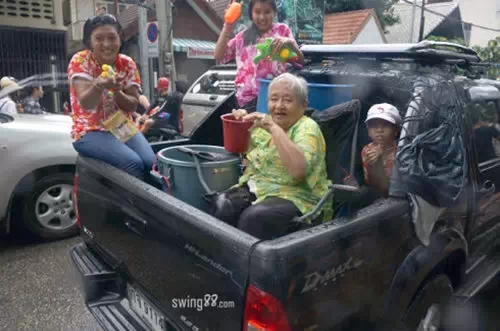 体验一下泰国泼水节,泰国泼水节游玩的最全攻略