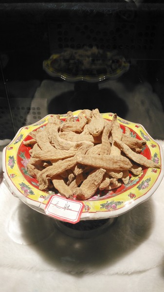 九寨沟地区的特产有哪些呢,九寨沟有没有值得买的特产