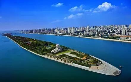 4月重庆飞哪里的机票便宜,五一重庆飞哪个海边的机票便宜