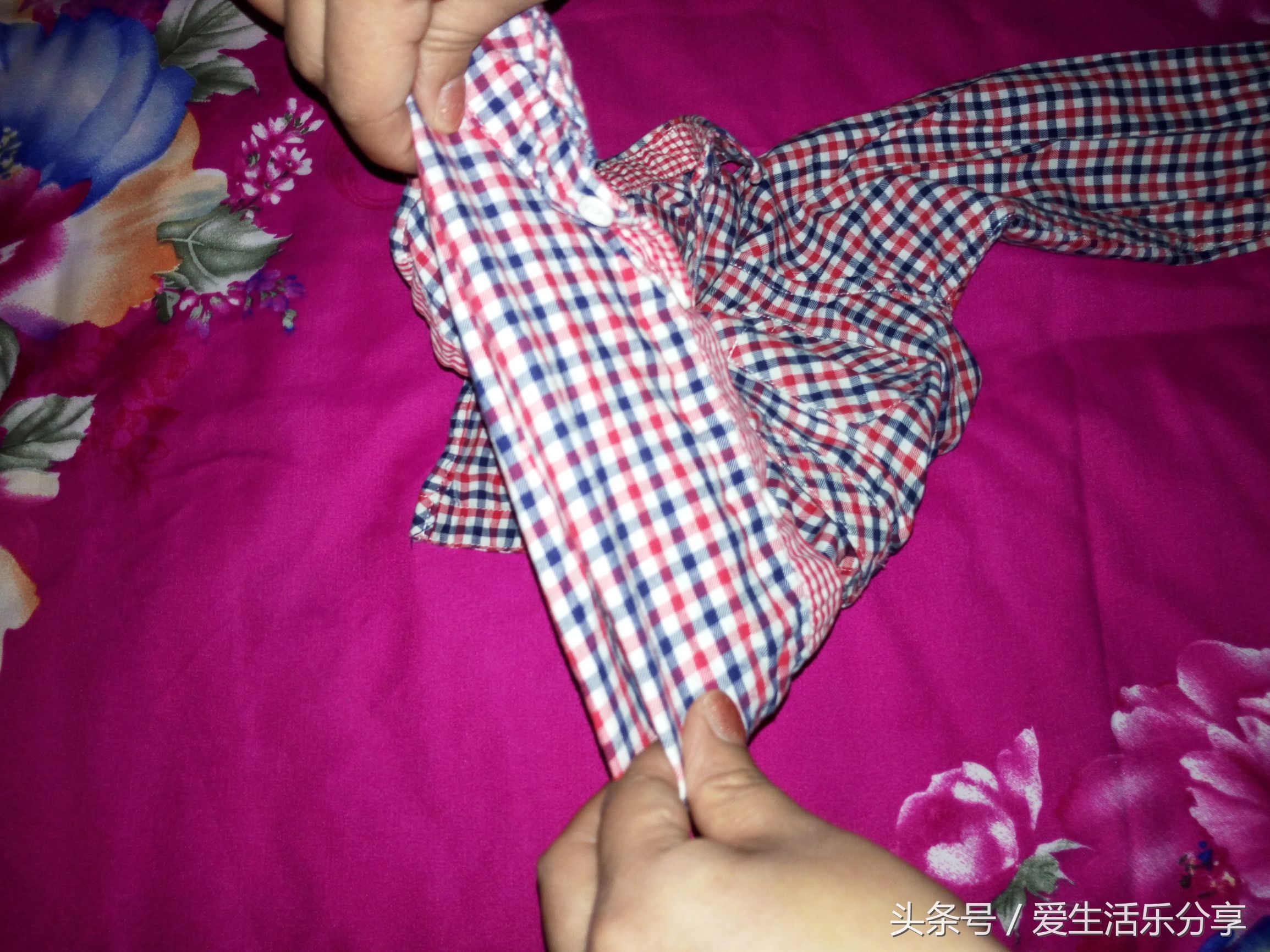 如何快速地叠好毛衣服,如何快速叠好衣服